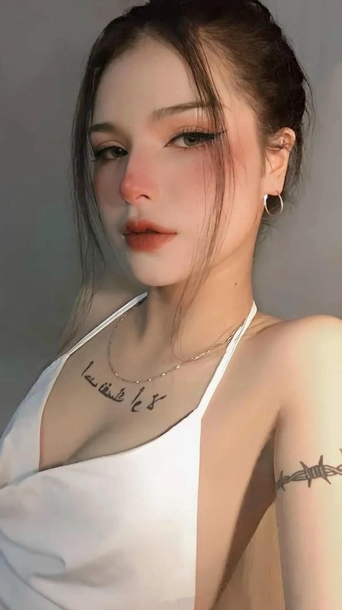 Ảnh gái Nga nude cuốn hút mọi ánh nhìn