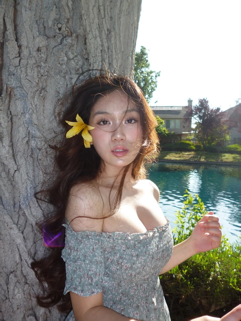 Ảnh gái xinh ngực khủng 3.1, tràn đầy sức sống