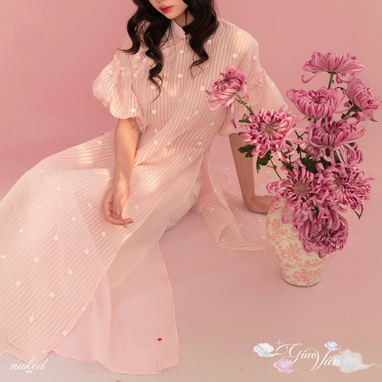 Áo dài Em Hoa Mơ, sắc hồng nude lãng mạn