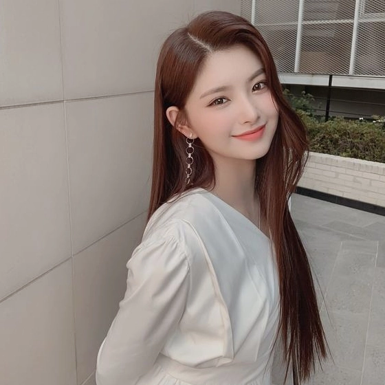 Hình ảnh một cô gái trẻ trung, tượng trưng cho sự trinh trắng