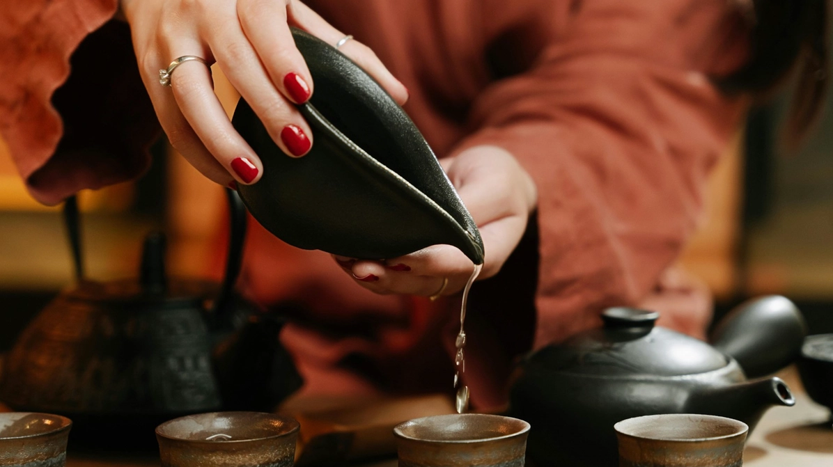 Khách quốc tế trải nghiệm văn hóa Hà Nội