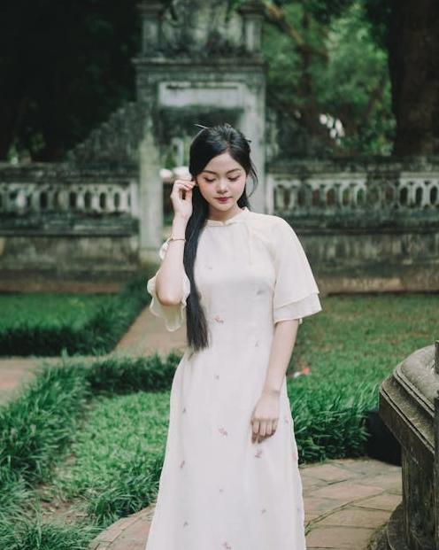 Miễn phí Người Phụ Nữ Việt Nam Thanh Lịch Trong Tà áo Dài Truyền Thống Ảnh lưu trữ