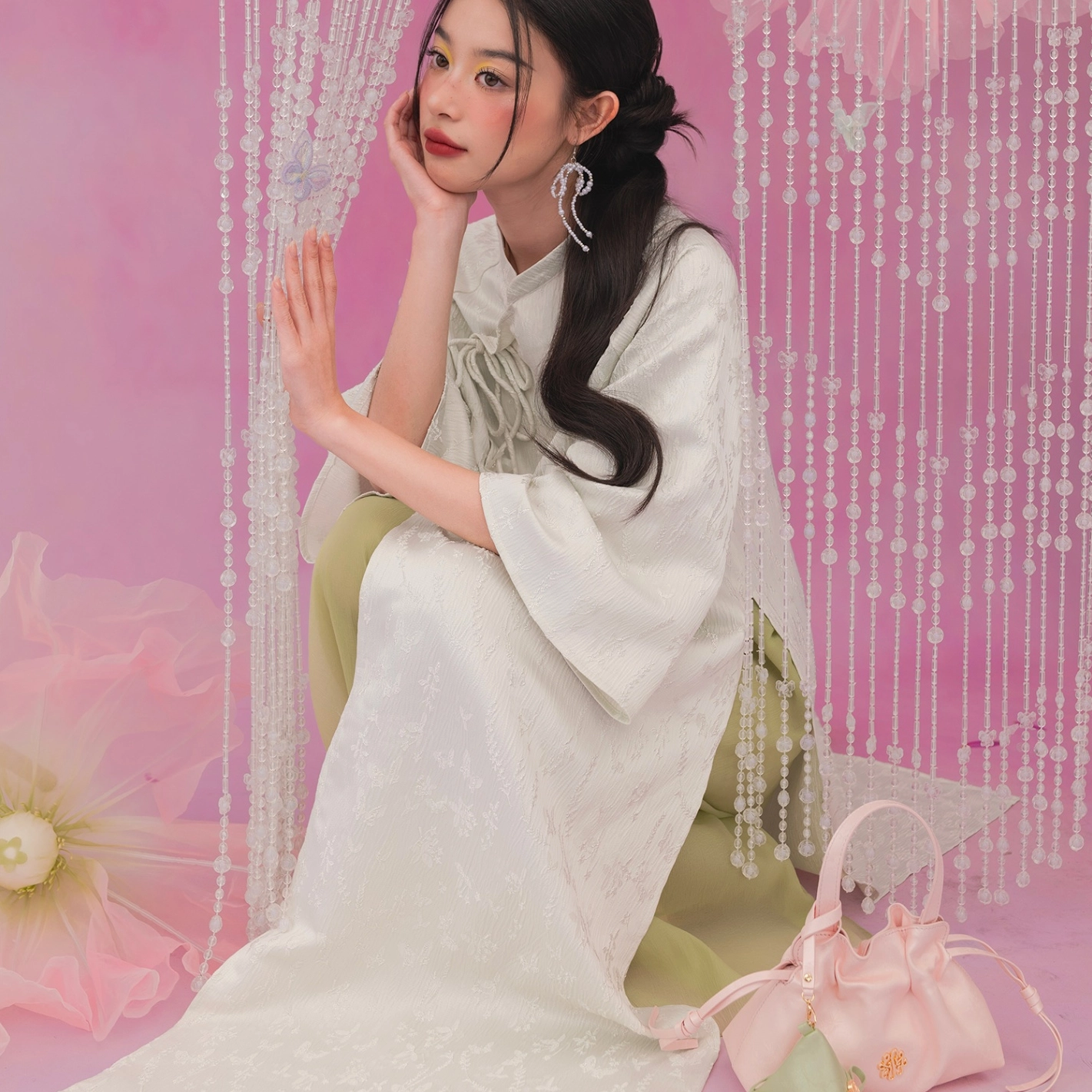 Thiết kế áo dài Như Ngọc, đơn giản nhưng tinh tế