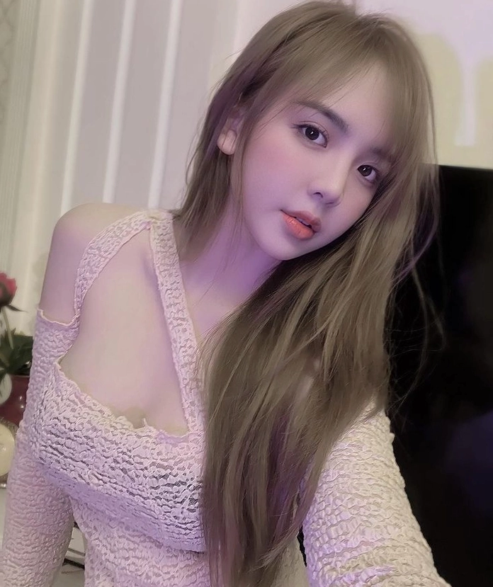 Nét đẹp trong trẻo, nhẹ nhàng và đáng yêu của cô gái Việt Nam