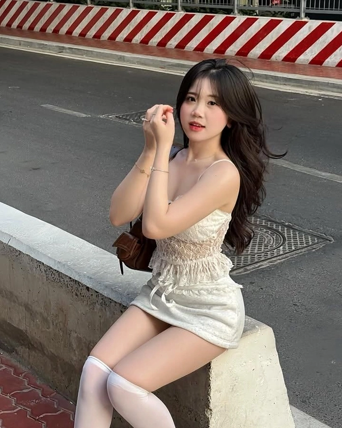 Sự năng động và trẻ trung của cô gái Việt khi nhảy TikTok